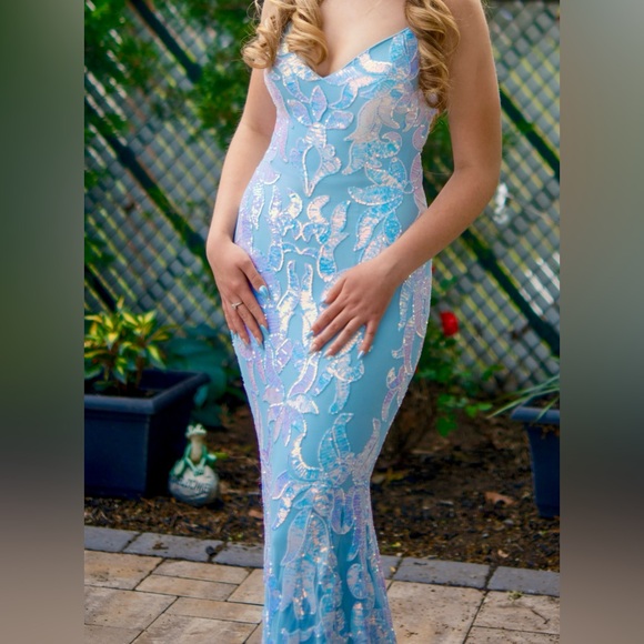 Women’s Gown Prom Formal Wear By Jovani sz 4 beaded Dress - Picture 1 of 14